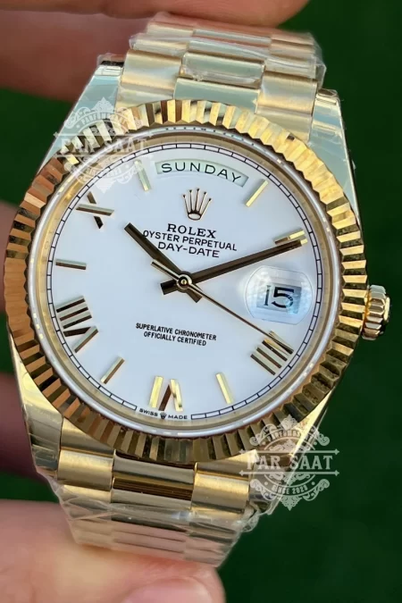 Rolex Day-Date Altın Beyaz Kadran Roman 228235