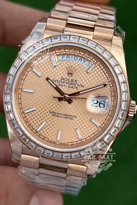 Rolex Day-Date Rose Gold Rose Kadran Taşlı Bezel